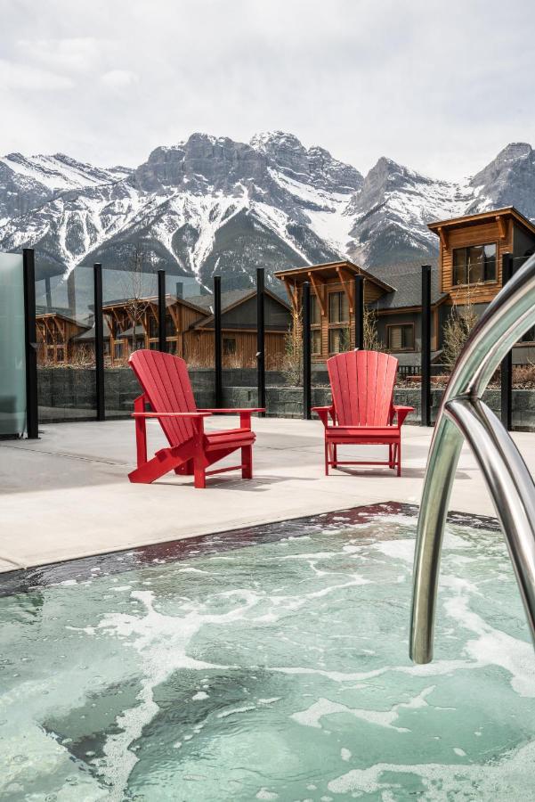 Spring Creek Luxury King One Bedroom At White Spruce Lodge Canmore Exterior photo